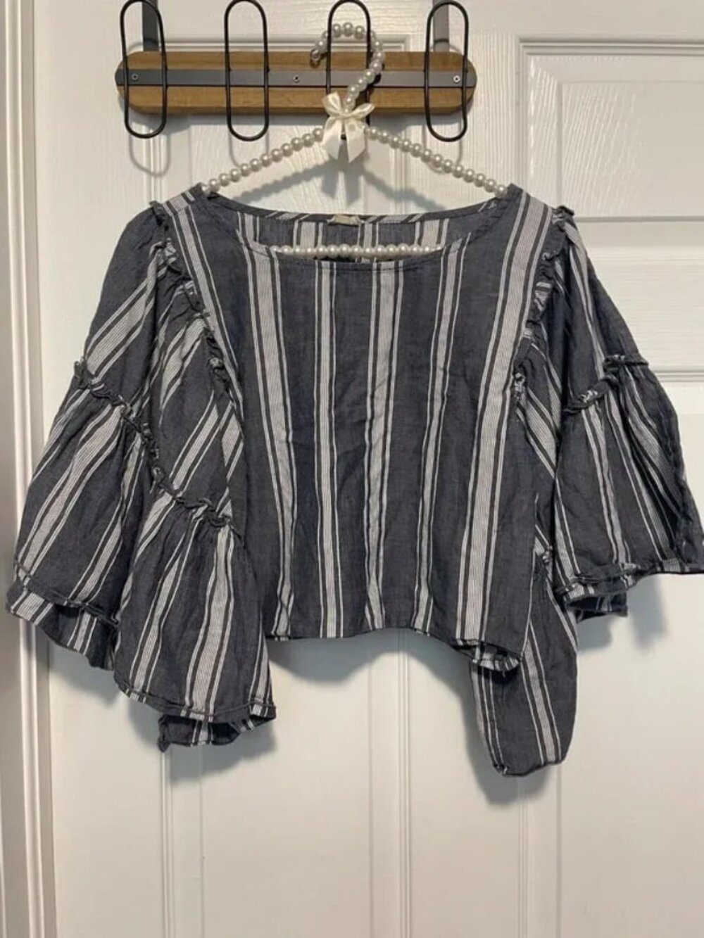 Women’s Gray & White Striped Bell Sleeve Cropped Cotton Top, XS / US 2